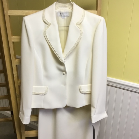Tahari Arthur Levine Ivory jacket and skirt - Picture 2 of 4
